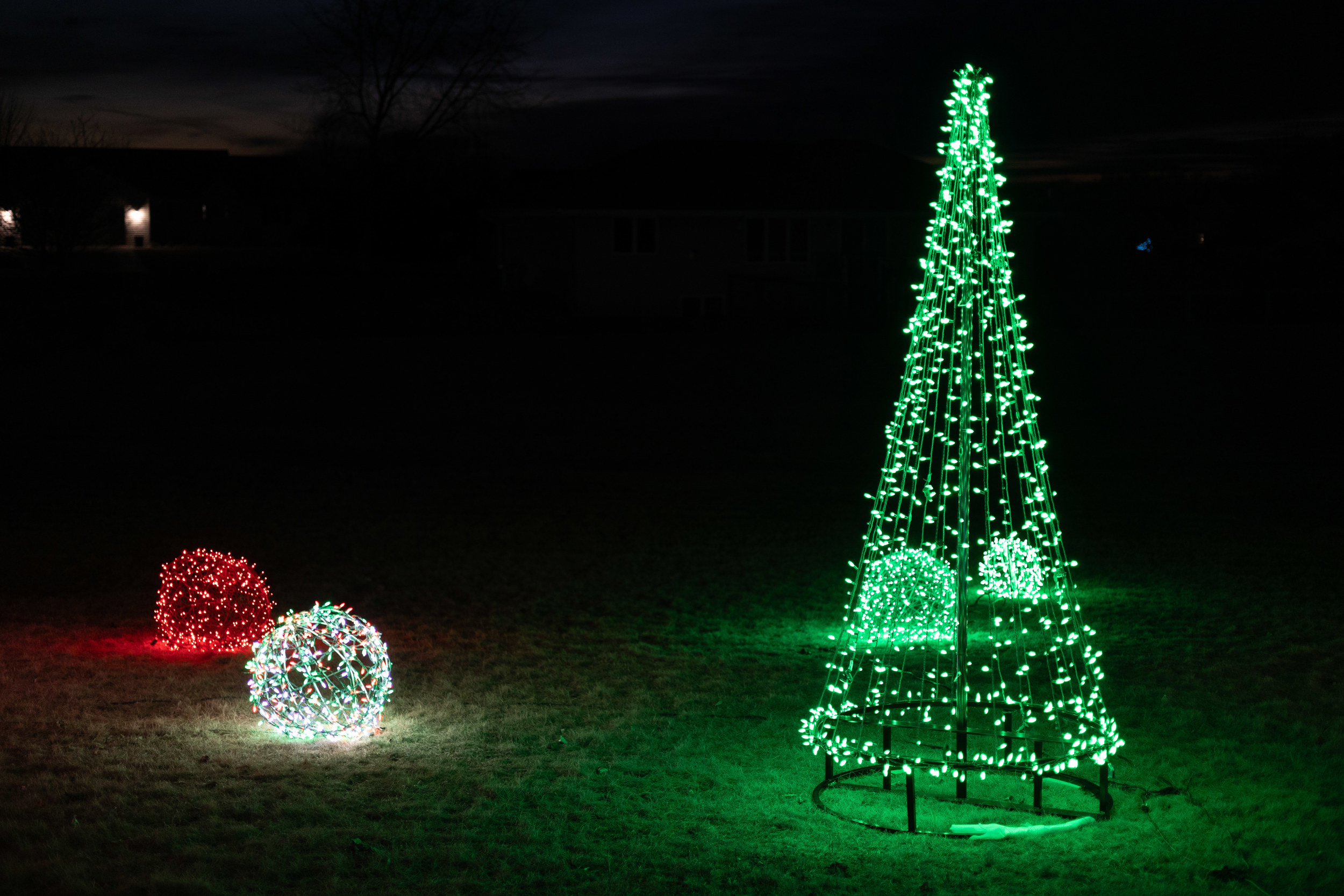 1113_pgcreativeswi.com christmas lighting near me